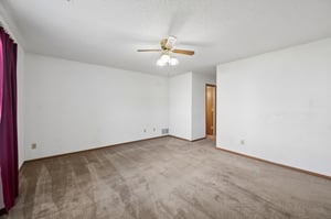 9864 - 7841 Freeman Ave_023.jpg