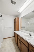 9864 - 7841 Freeman Ave_025.jpg
