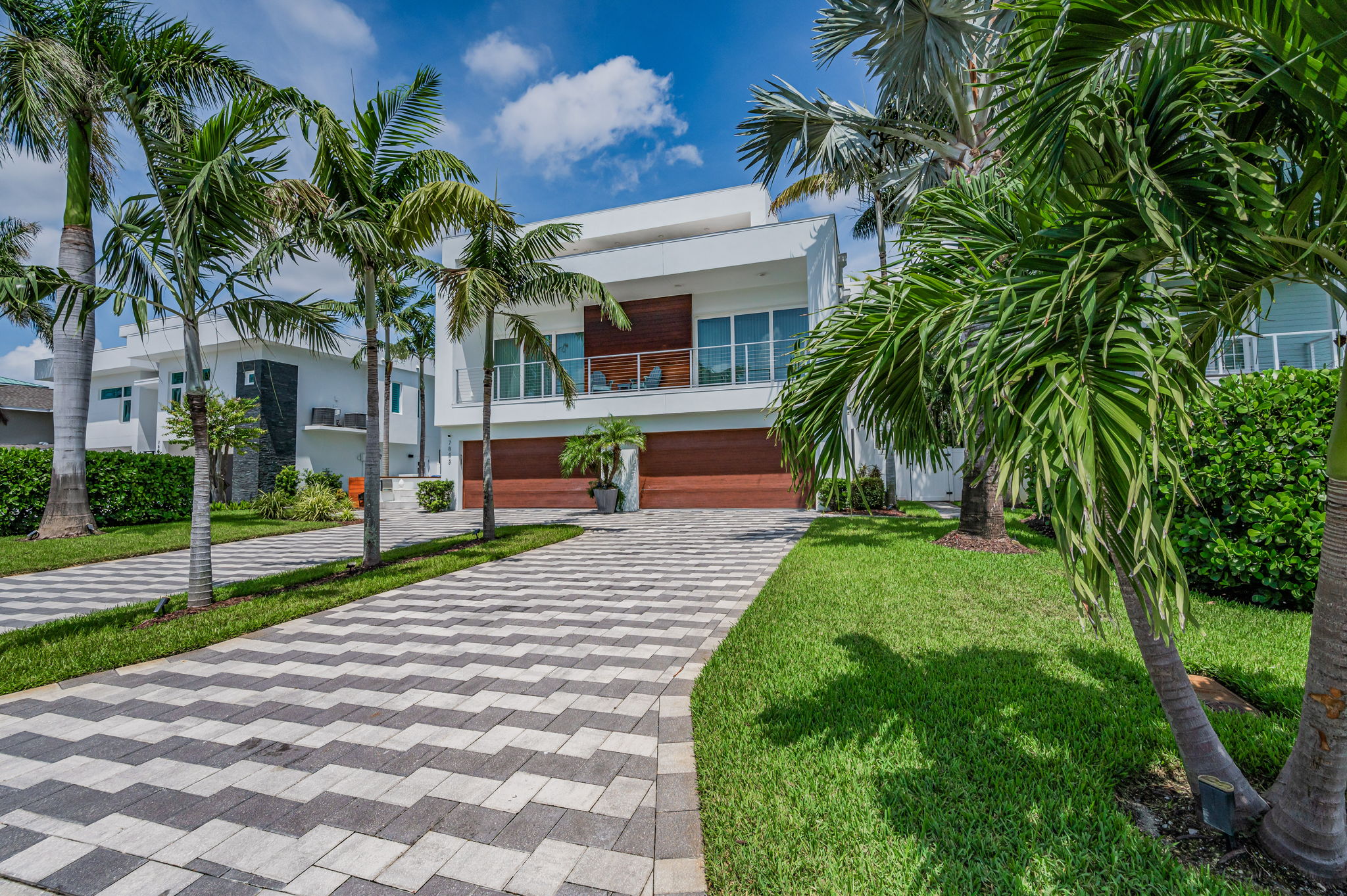 Front Exterior5