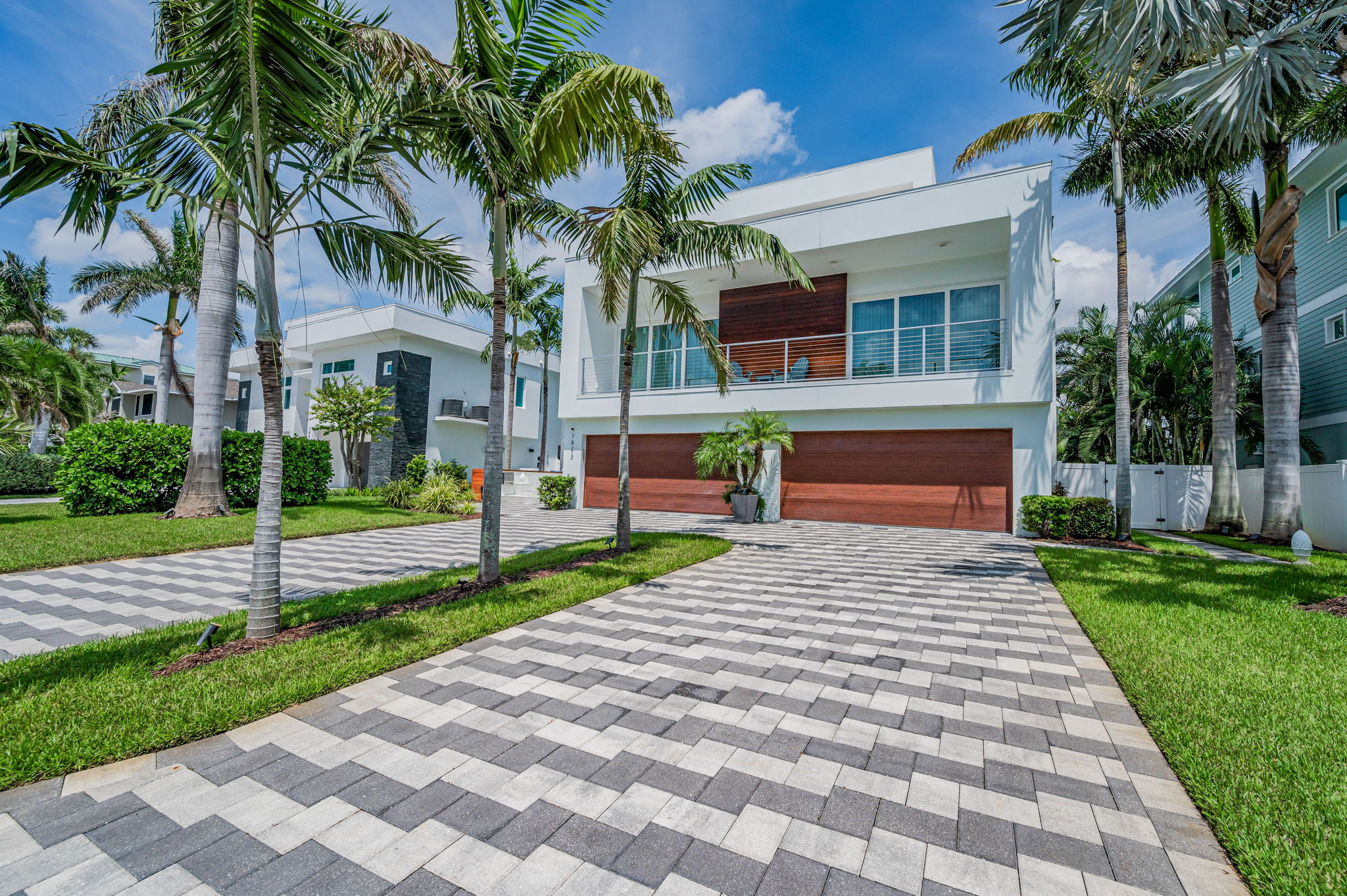 Front Exterior7