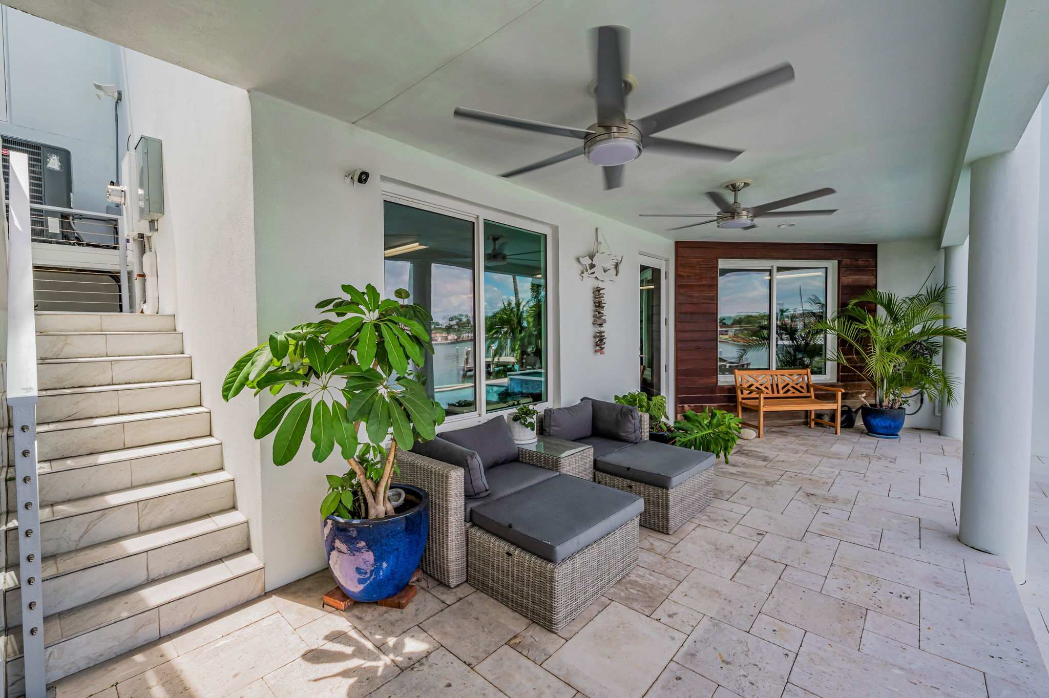 Lanai1