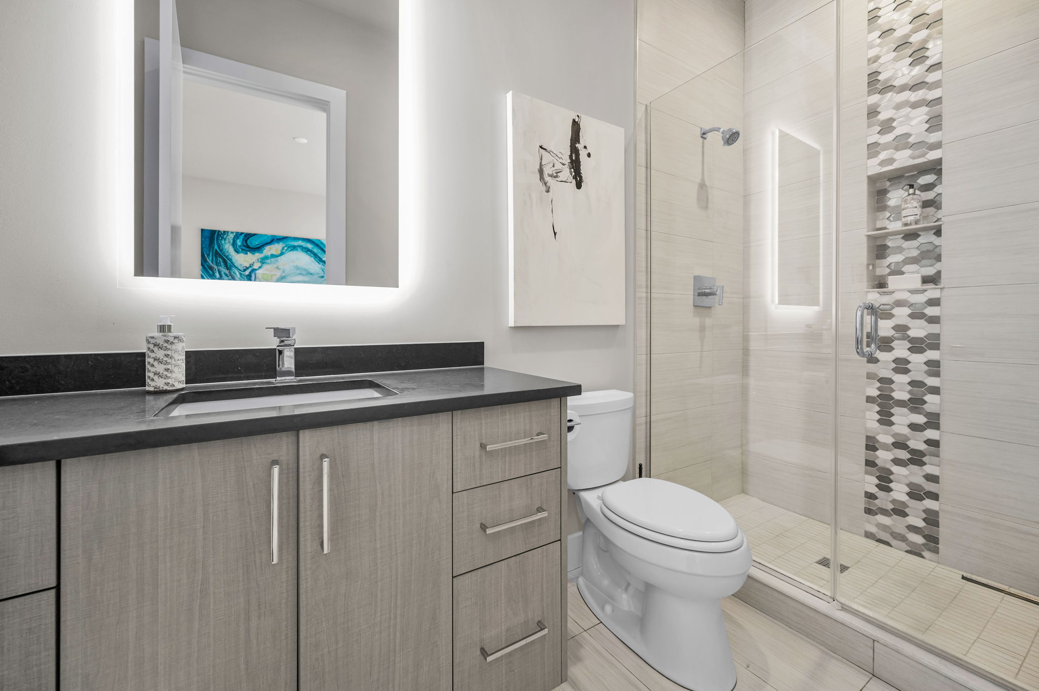 Main Level Guest Bathroom2