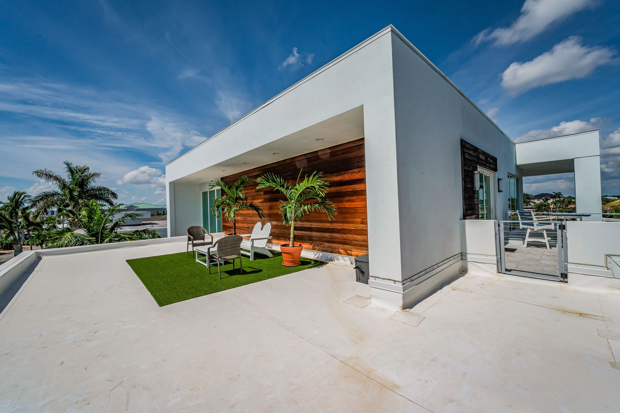 Sun Deck5
