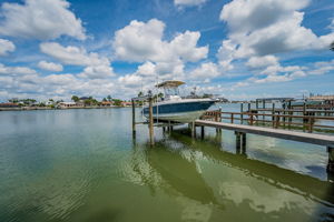 Dock10