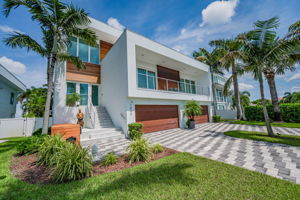 Front Exterior4