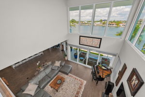 Upper Level Bonus Room View3