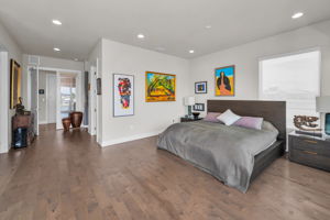 Upper Level Primary Bedroom1e