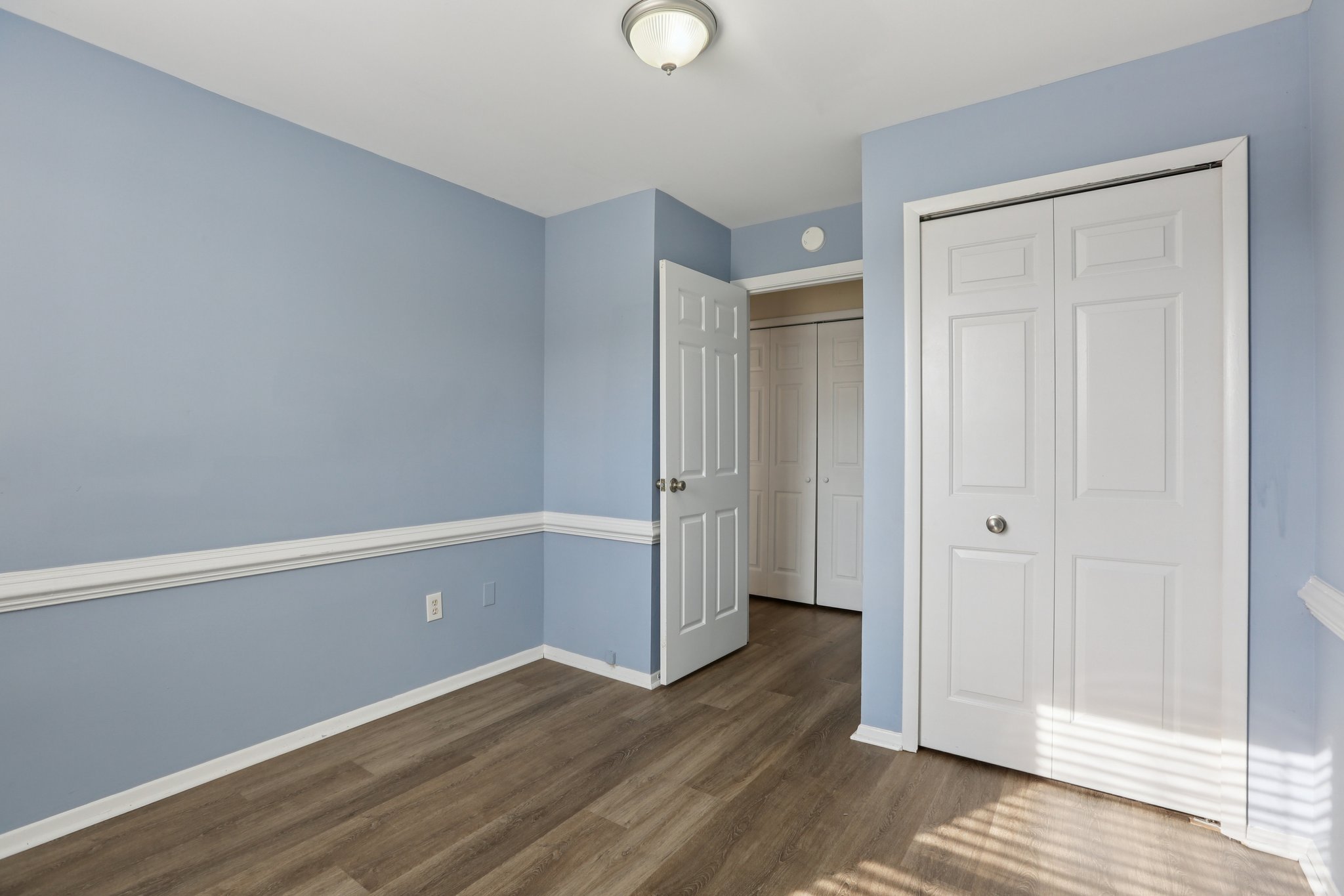 Old Farm Ln-S0901-1-003.jpg