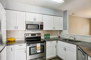 Old Farm Ln-S0801-010.jpg