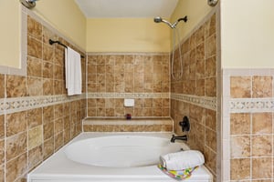 Old Farm Ln-S0801-021.jpg