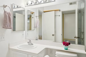 Magenta Dr-1904-015.jpg