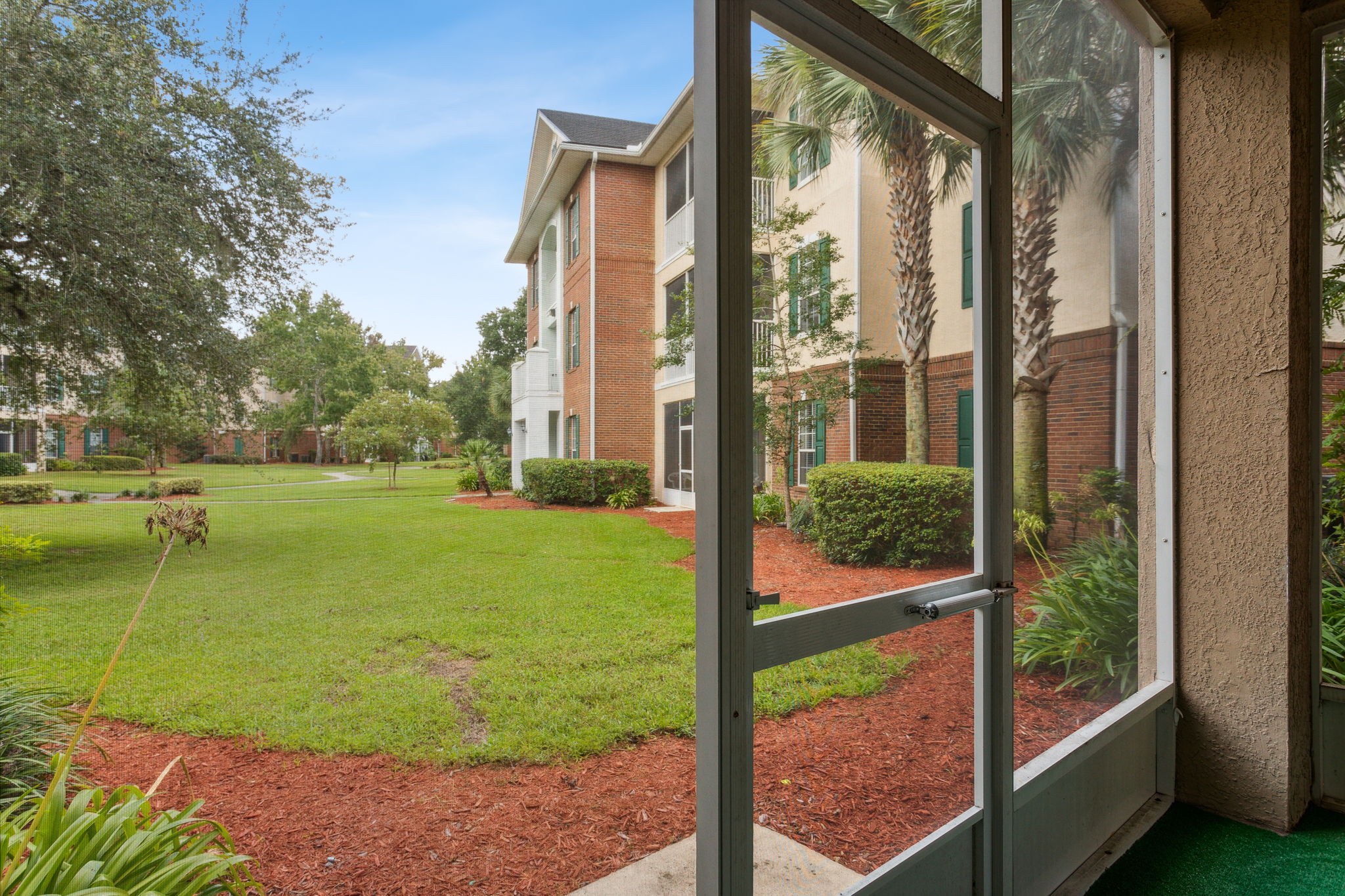 Screened-in Porch