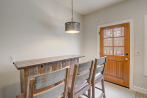 Kitchen/Breakfast Bar