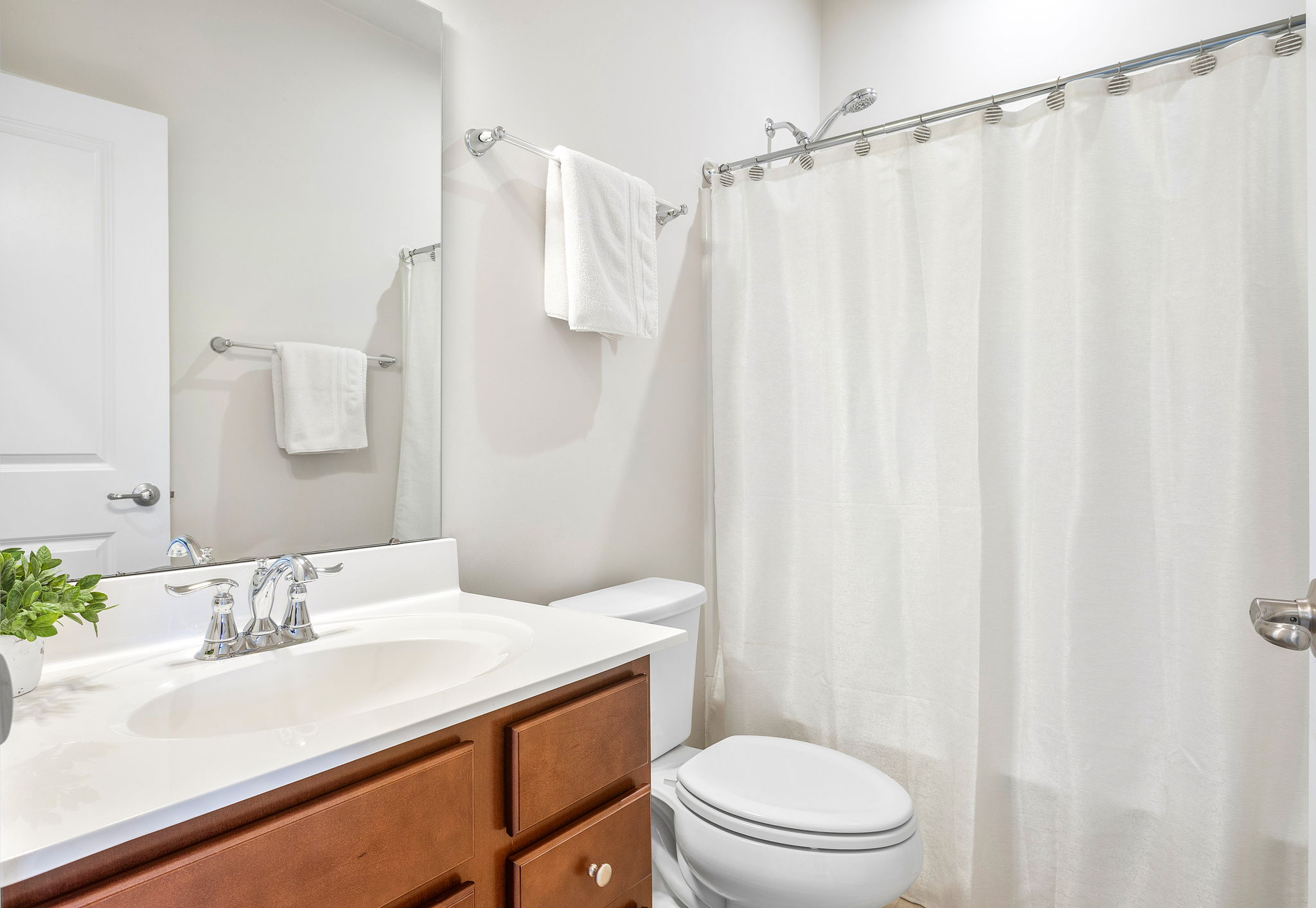 23-Hall Bath