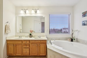 Bayard Dr-S0104-035.jpg