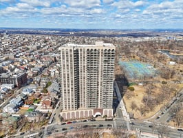 Kennedy Blvd E 11J-054.jpg