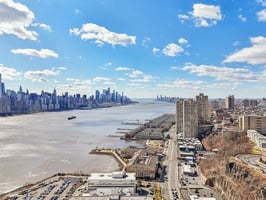 Kennedy Blvd E 11J-058.jpg