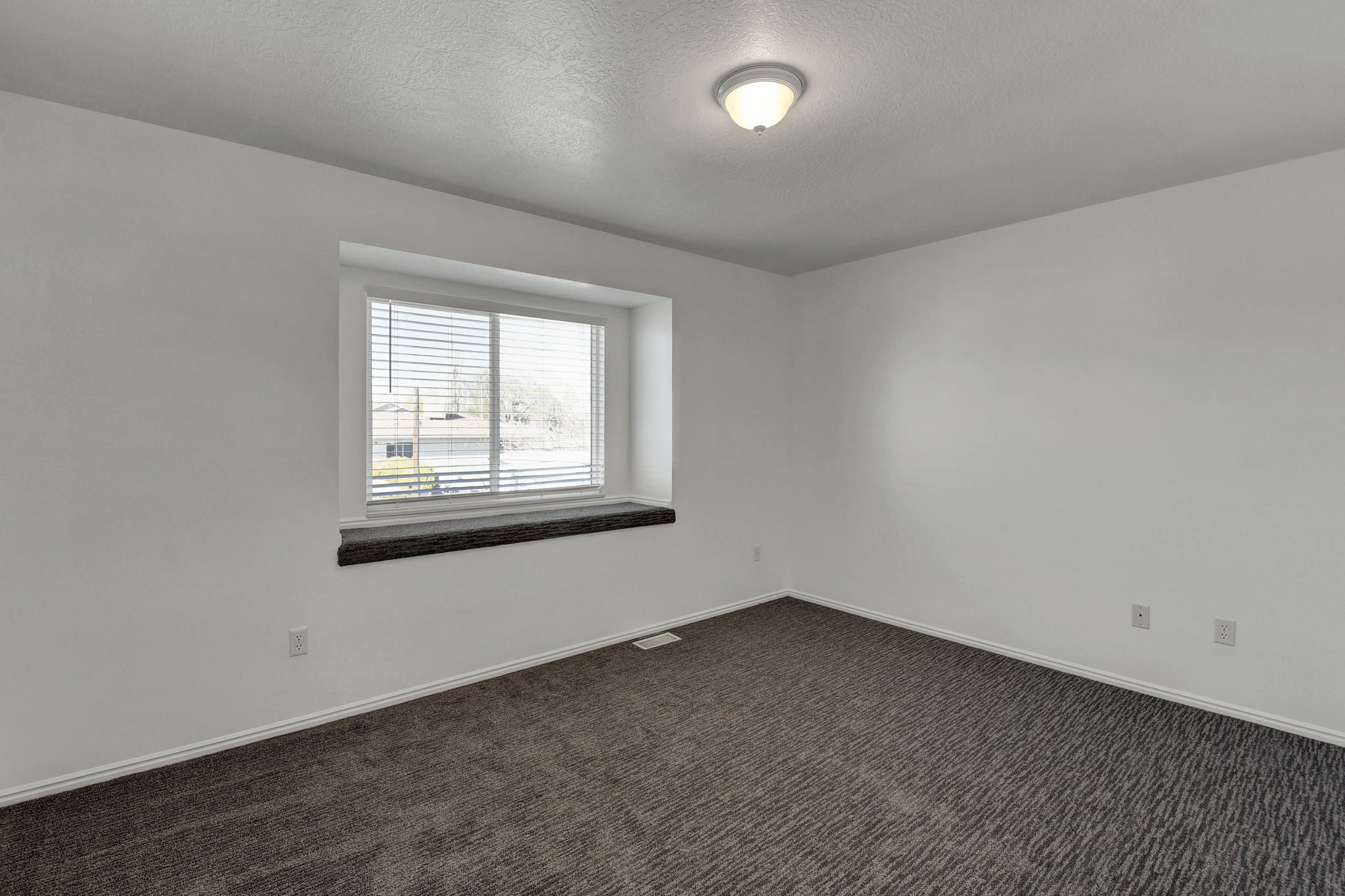  786 W 1740 N, Clinton, UT 84015, US Photo 8