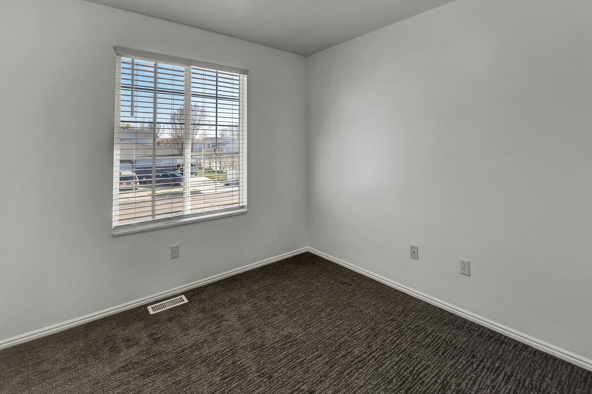  786 W 1740 N, Clinton, UT 84015, US Photo 10