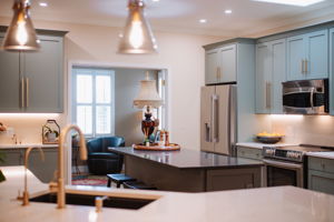 KITCHEN TO HEARTH ROOM