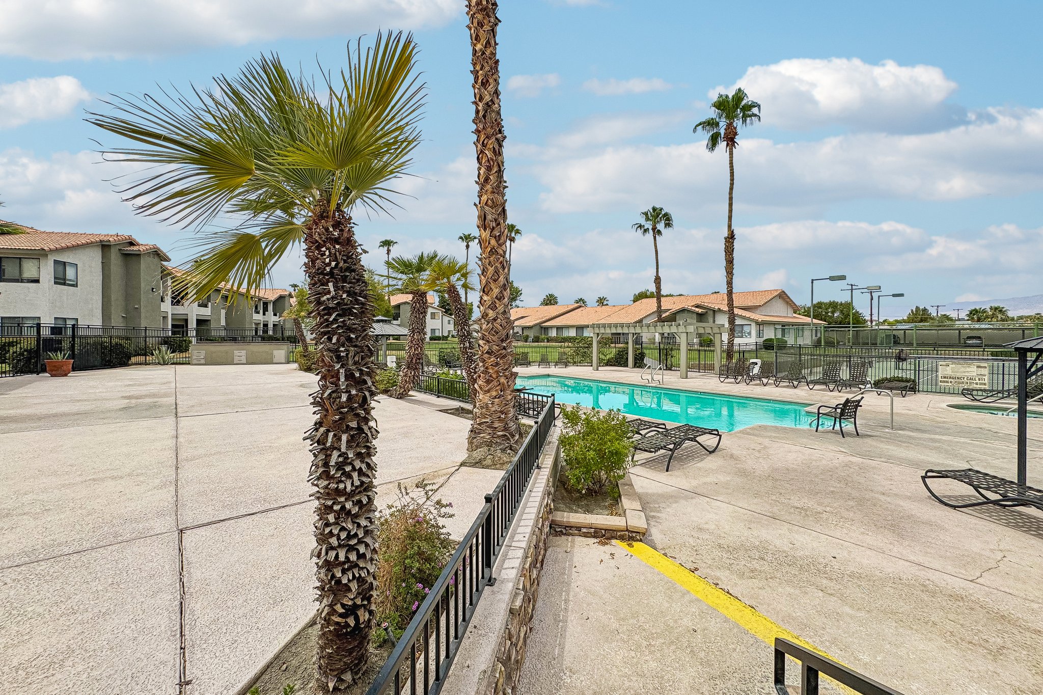 Avenue 42 1505-1408-905.jpg