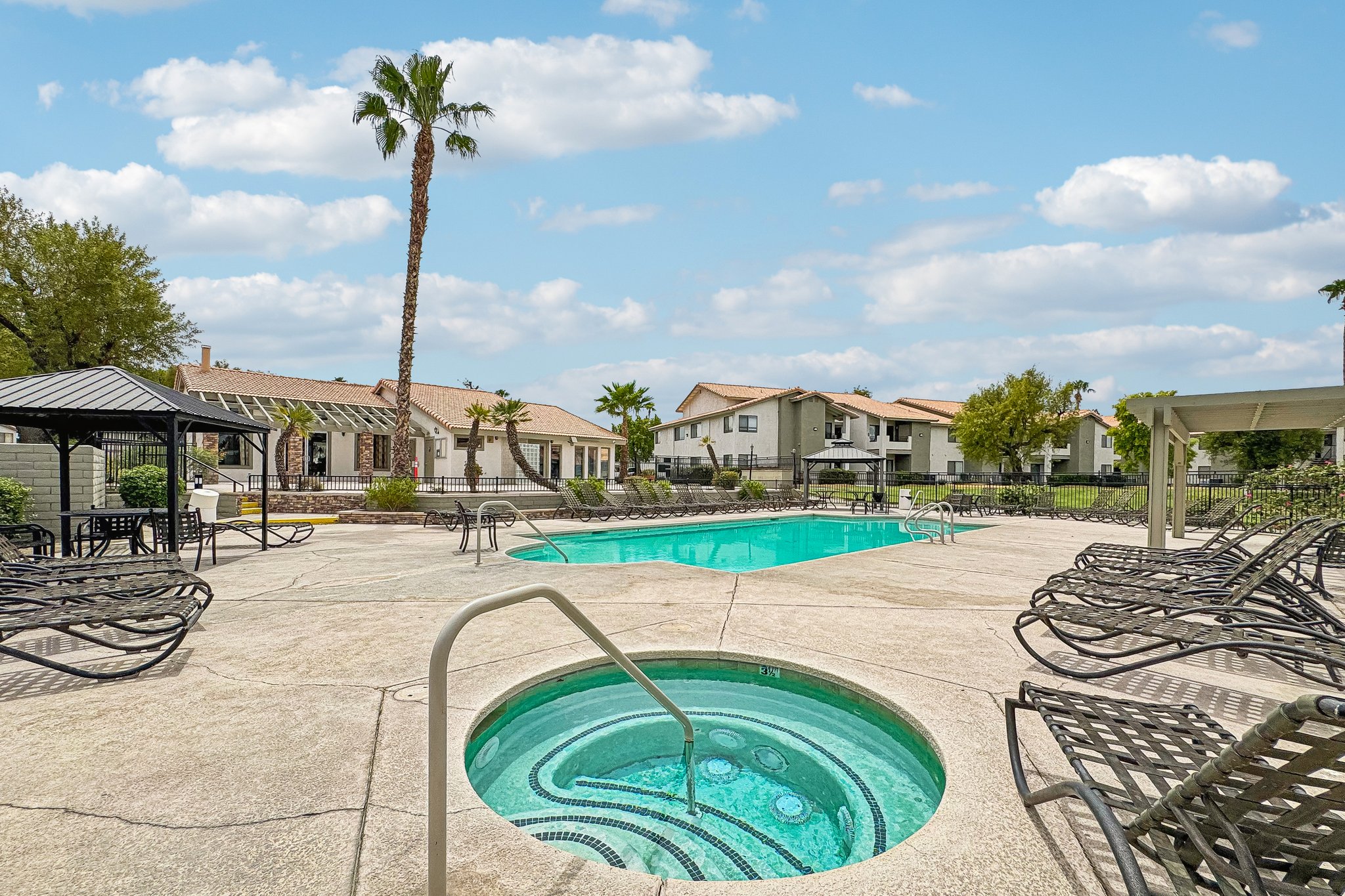 Avenue 42 1505-1408-908.jpg