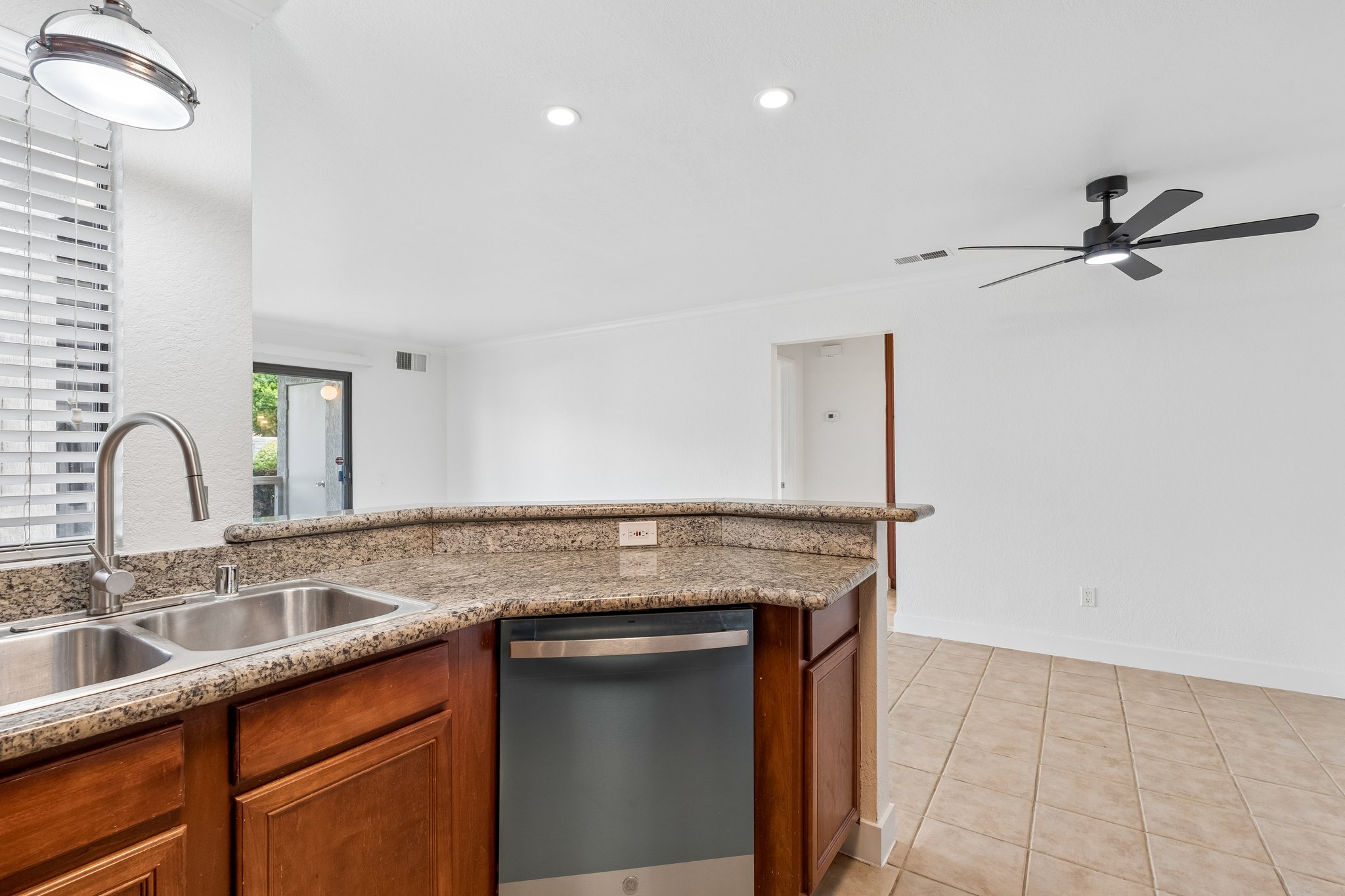 Avenue 42 1505-S1408-011.jpg