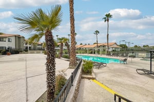 Avenue 42 1505-1408-905.jpg