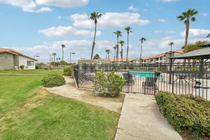 Avenue 42 1505-1408-915.jpg