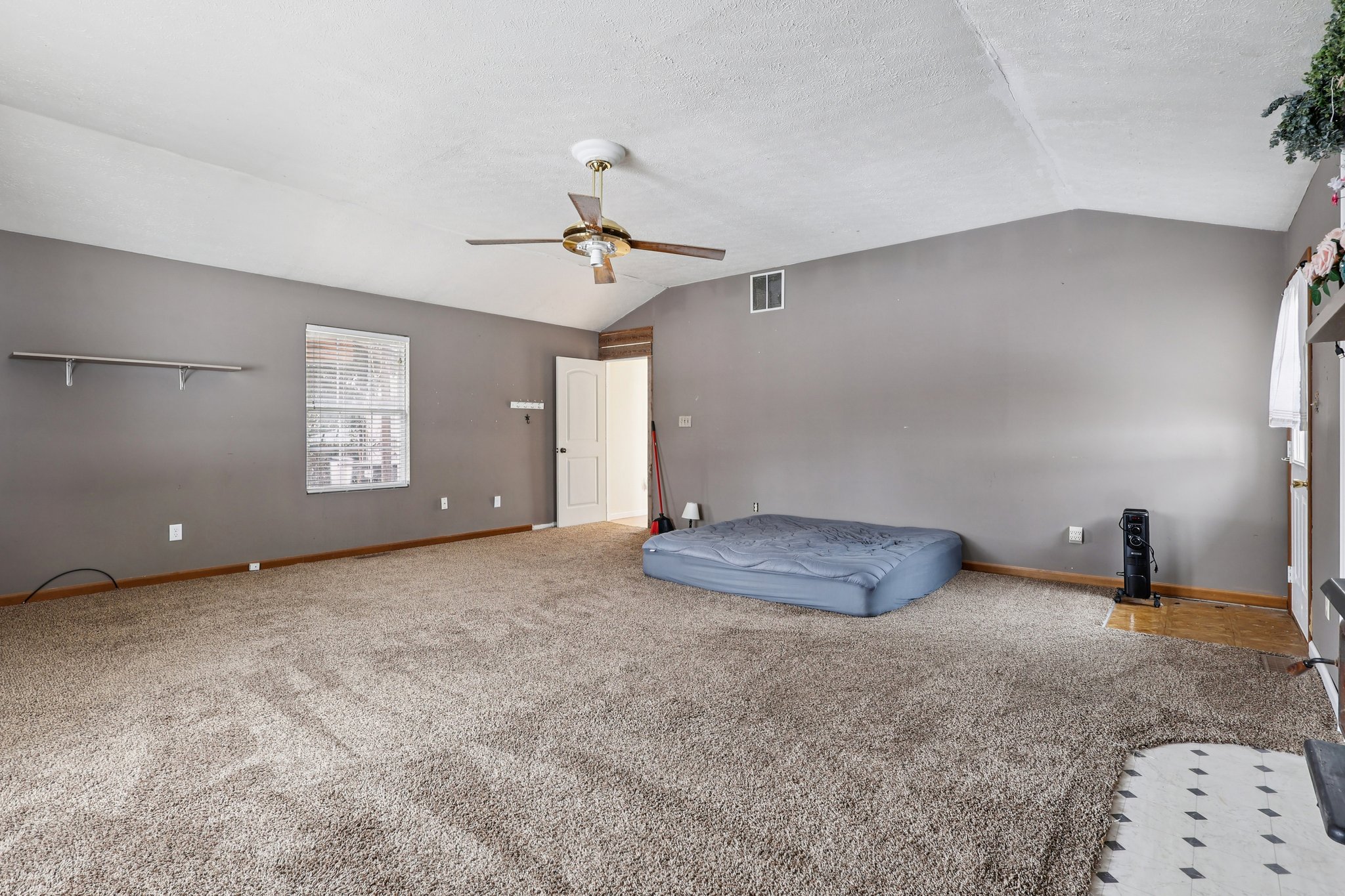 Dubois Rd-S2402-025.jpg