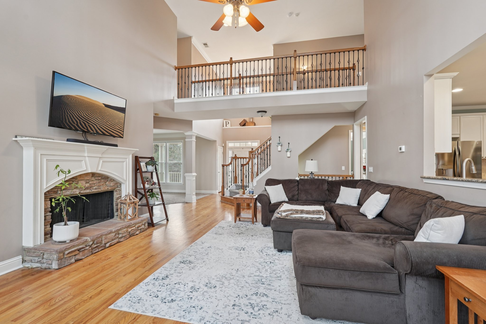 Highcrest Dr-S1801-014.jpg