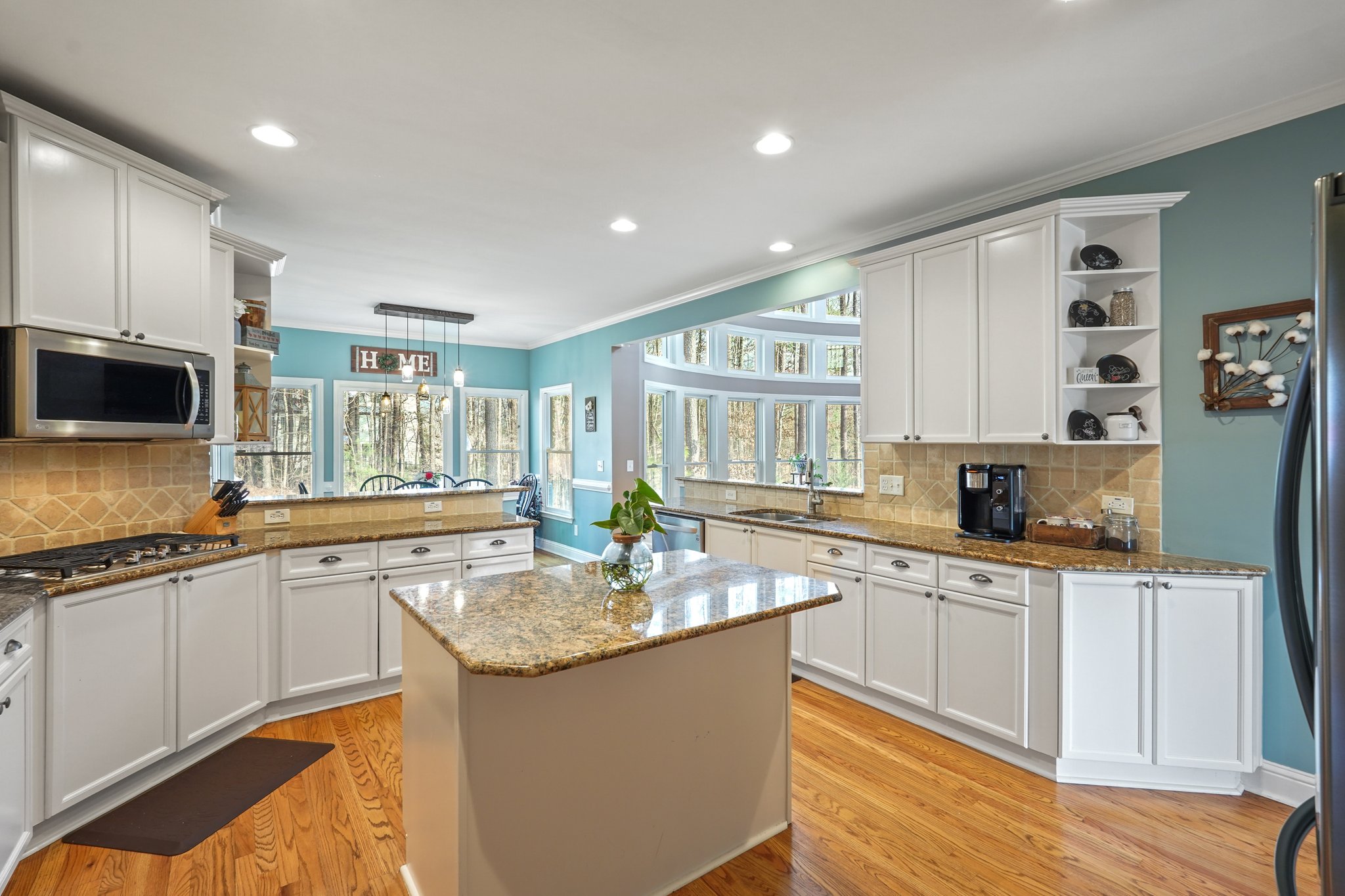 Highcrest Dr-S1801-019.jpg