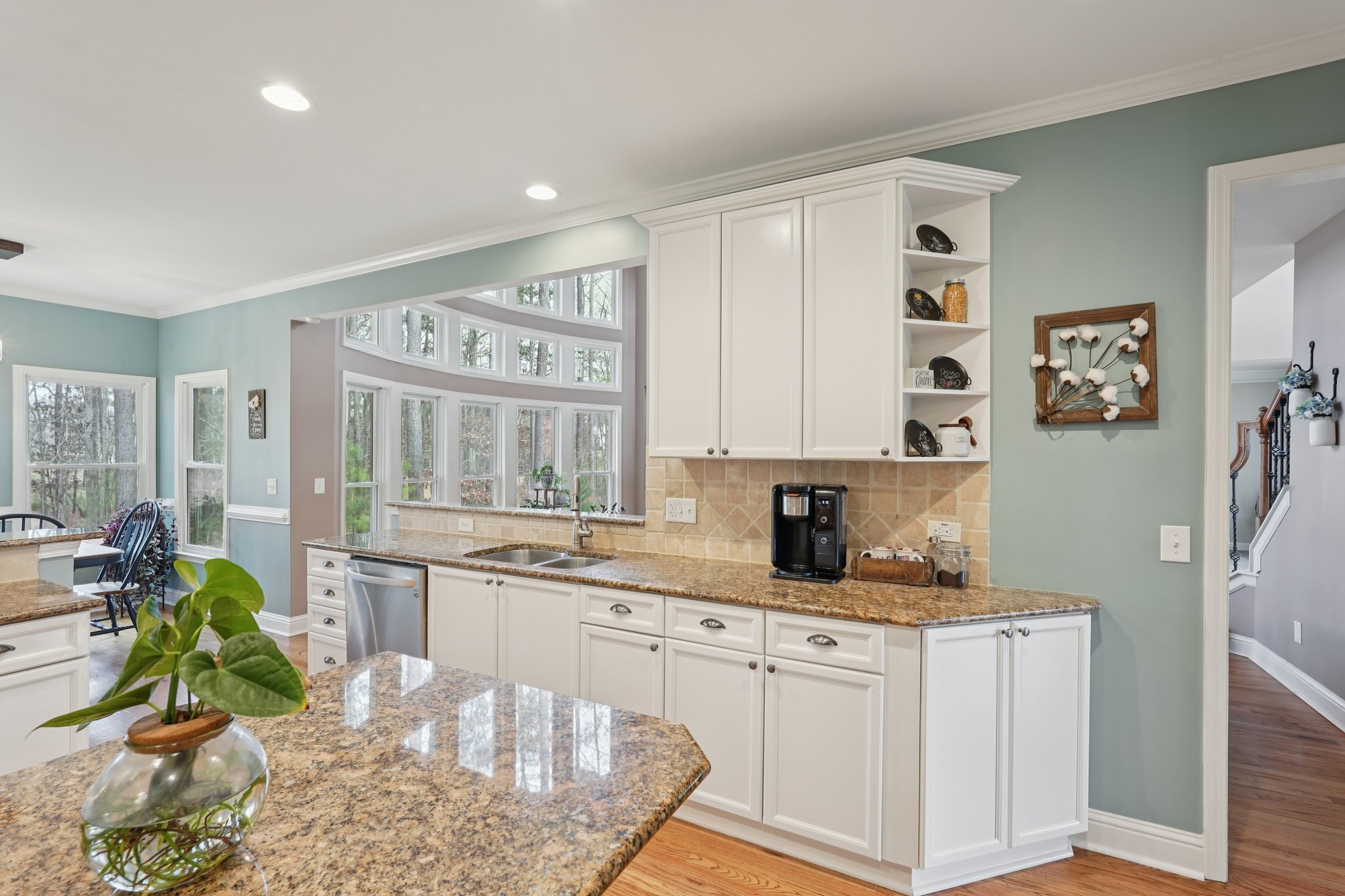 Highcrest Dr-S1801-023.jpg