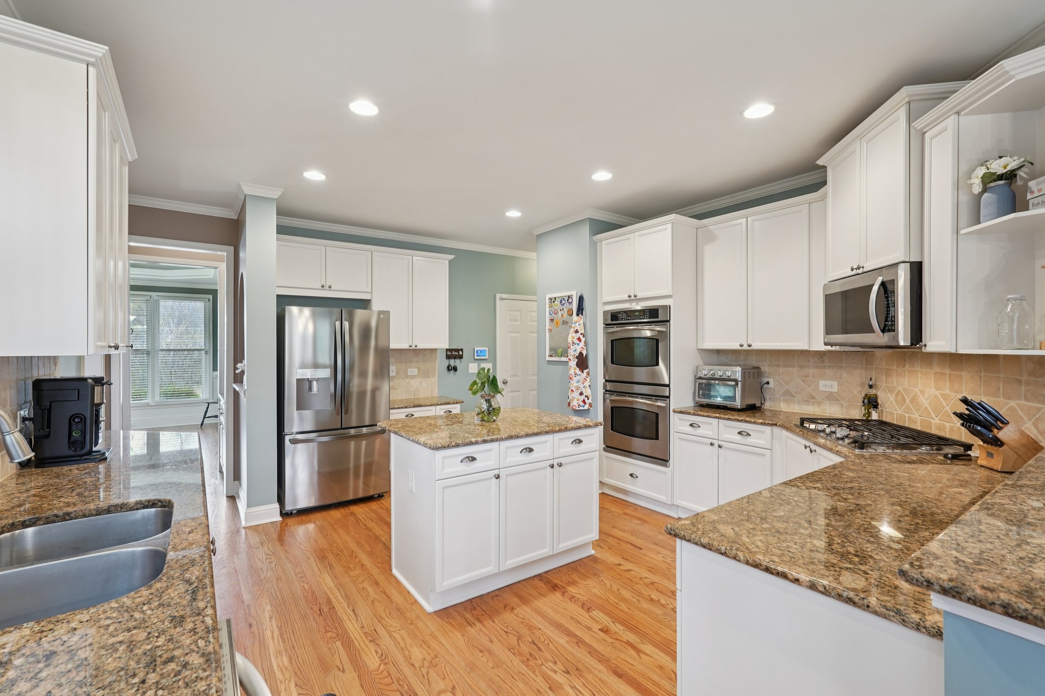 Highcrest Dr-S1801-024.jpg