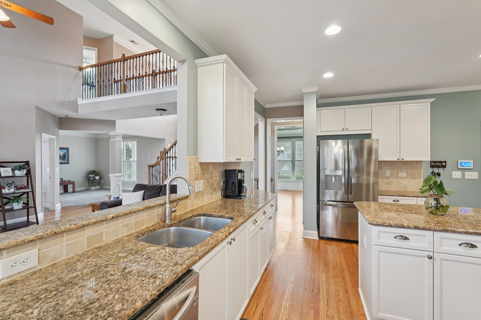 Highcrest Dr-S1801-025.jpg