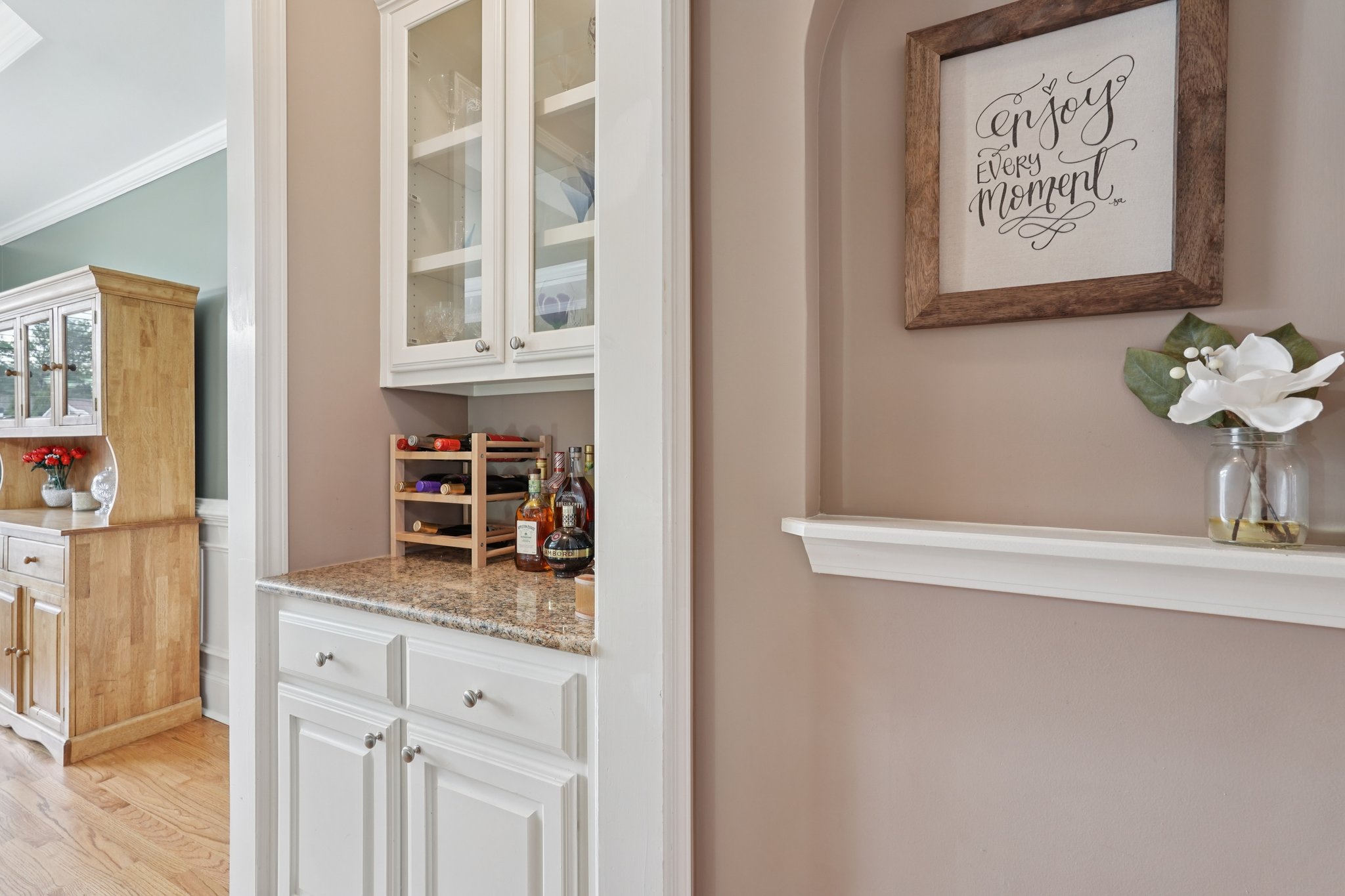 Highcrest Dr-S1801-029.jpg