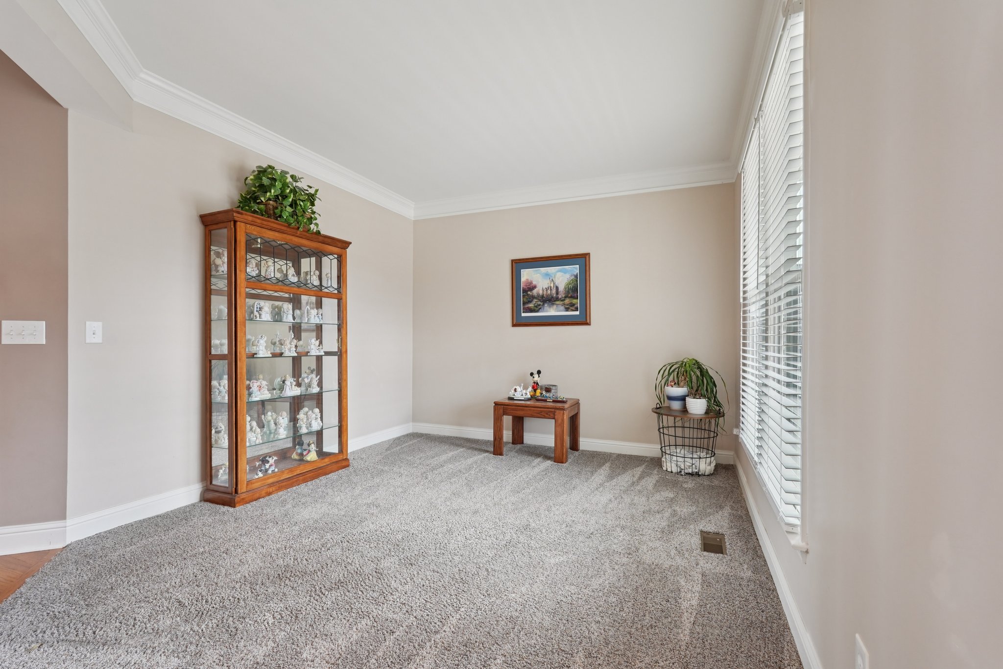 Highcrest Dr-S1801-033.jpg