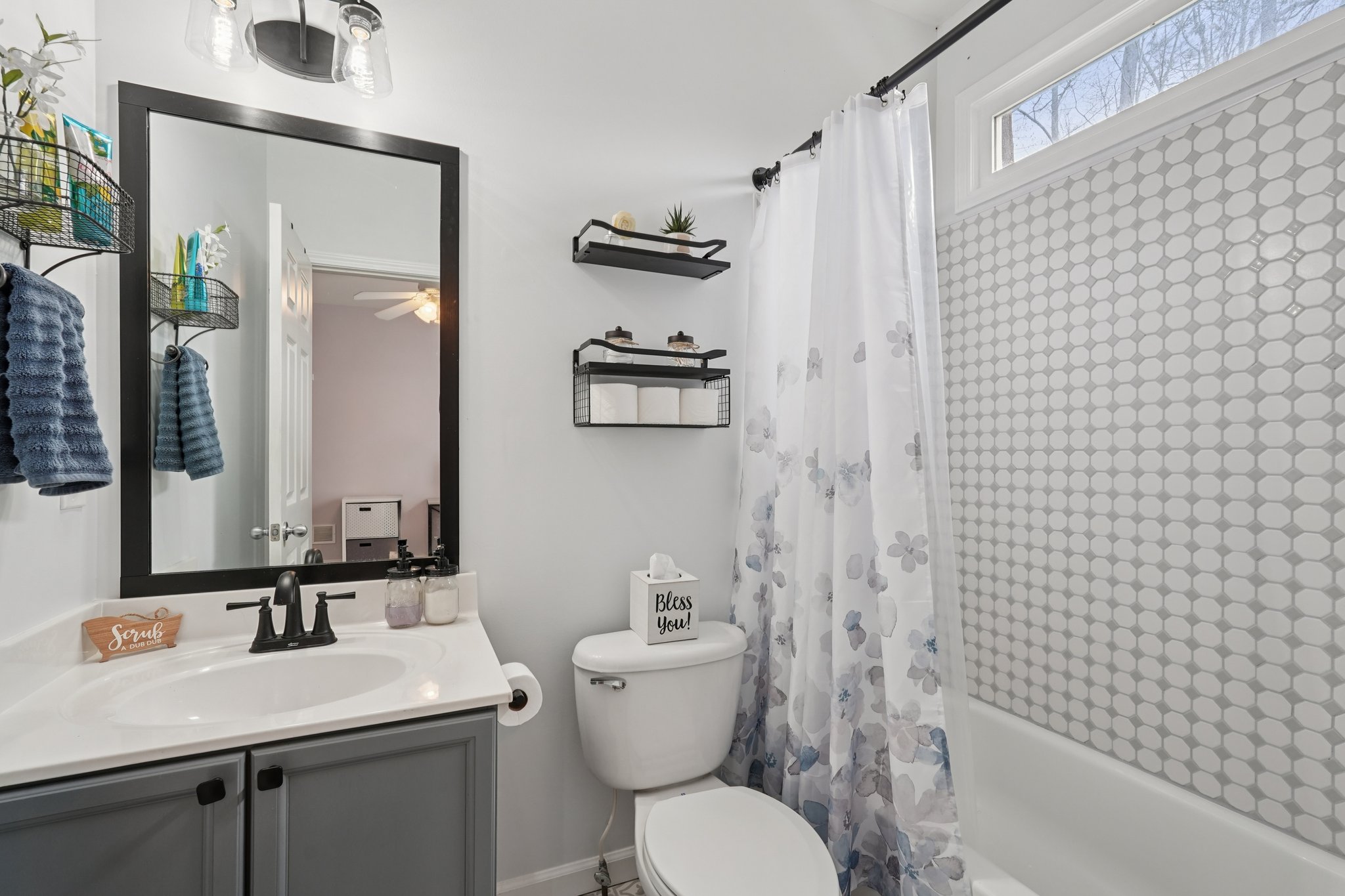 Highcrest Dr-S1801-038.jpg