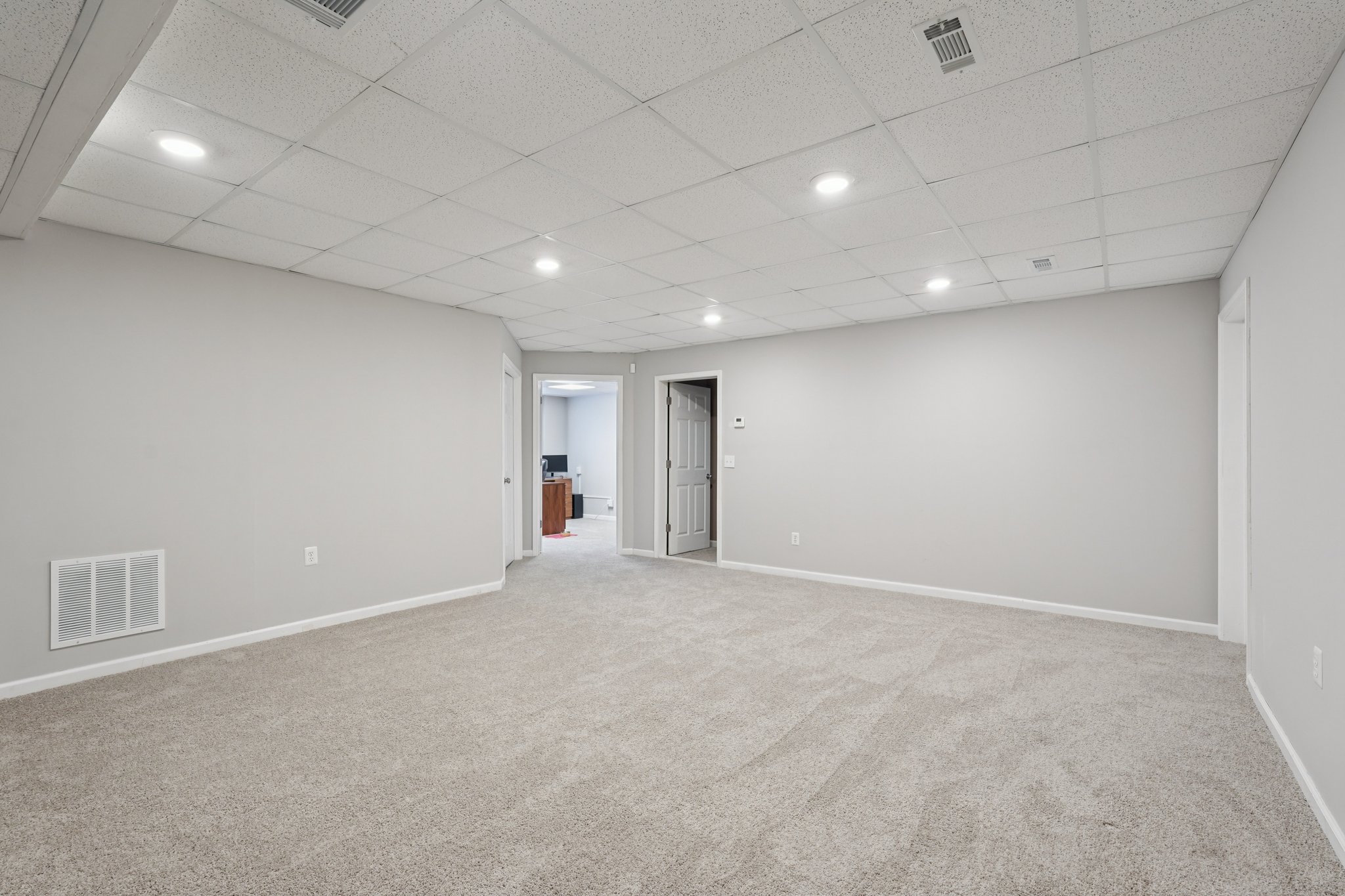 Highcrest Dr-S1801-046.jpg