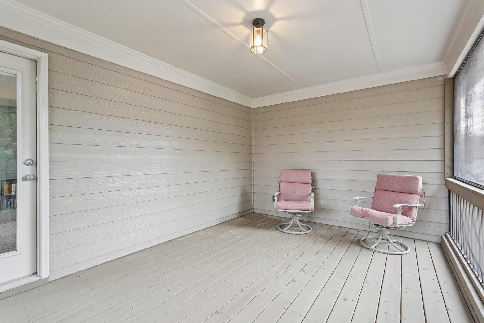 Highcrest Dr-S1801-059.jpg