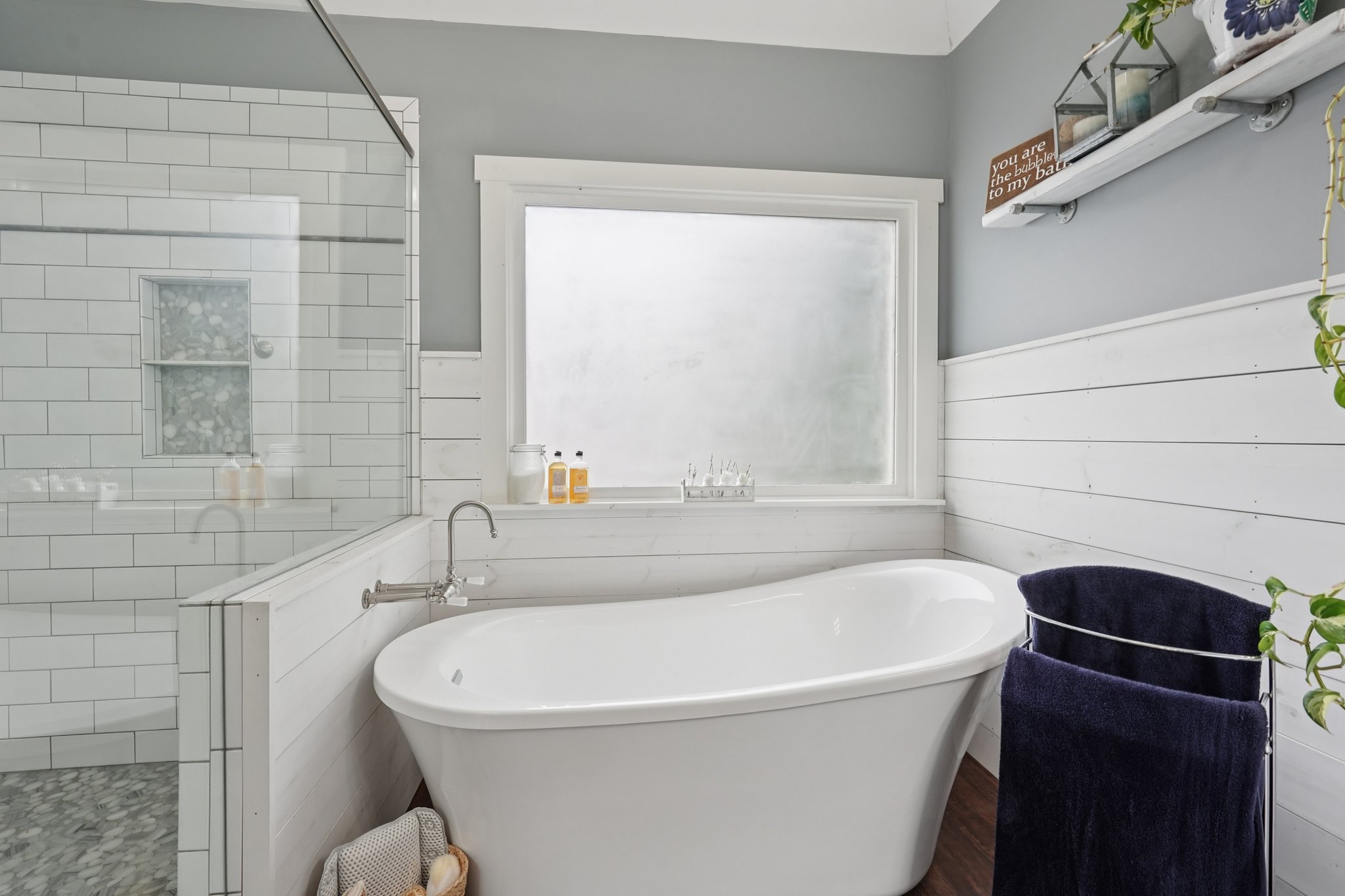 Highcrest Dr-S1801-063.jpg