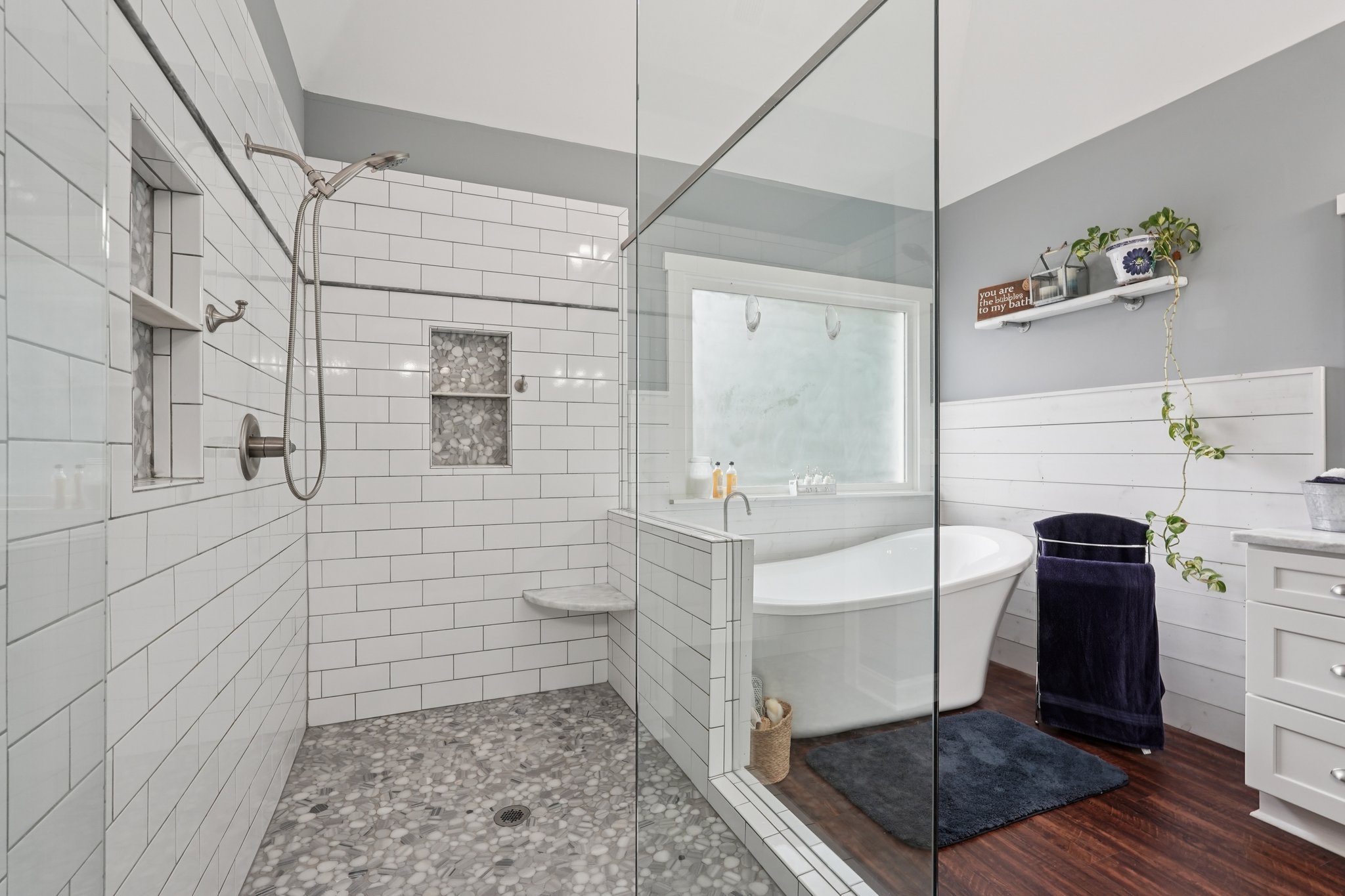 Highcrest Dr-S1801-065.jpg