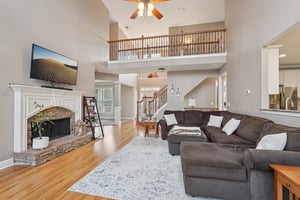 Highcrest Dr-S1801-014.jpg