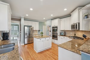 Highcrest Dr-S1801-024.jpg