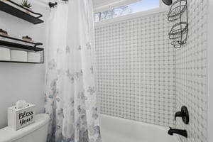 Highcrest Dr-S1801-039.jpg