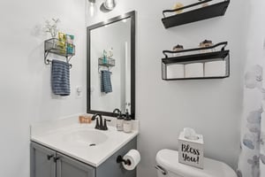 Highcrest Dr-S1801-040.jpg