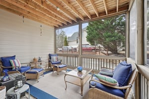 Highcrest Dr-S1801-042.jpg