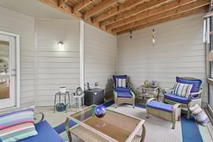 Highcrest Dr-S1801-043.jpg