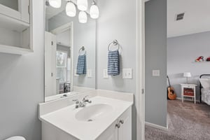 Highcrest Dr-S1801-054.jpg