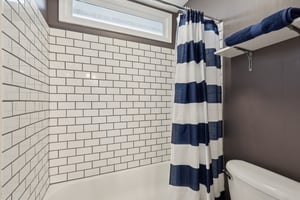 Highcrest Dr-S1801-073.jpg